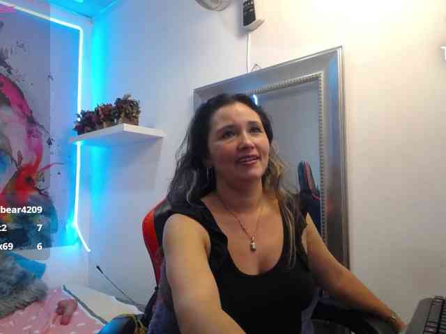 noelia-milf19 webcam