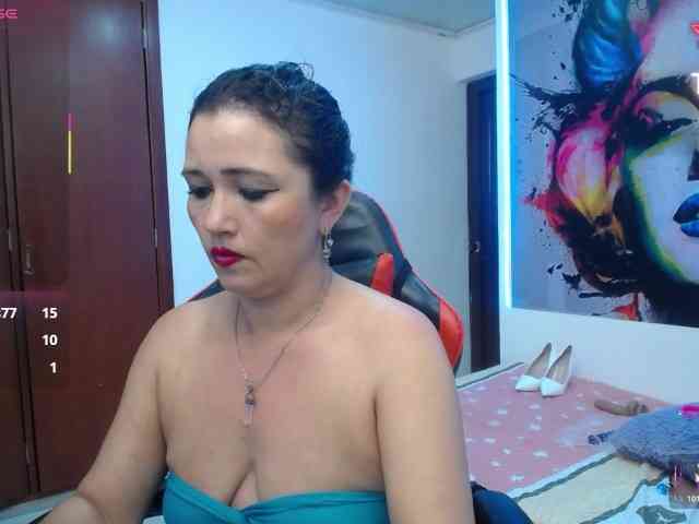 noelia-milf19 webcam