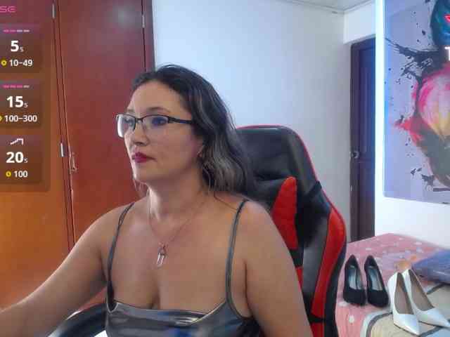 noelia-milf19 webcam