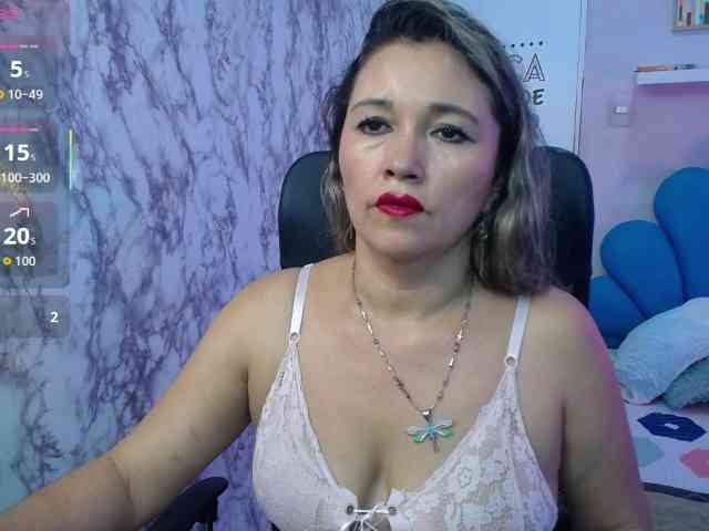 noelia-milf19 webcam