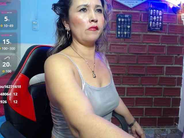 noelia-milf19 webcam
