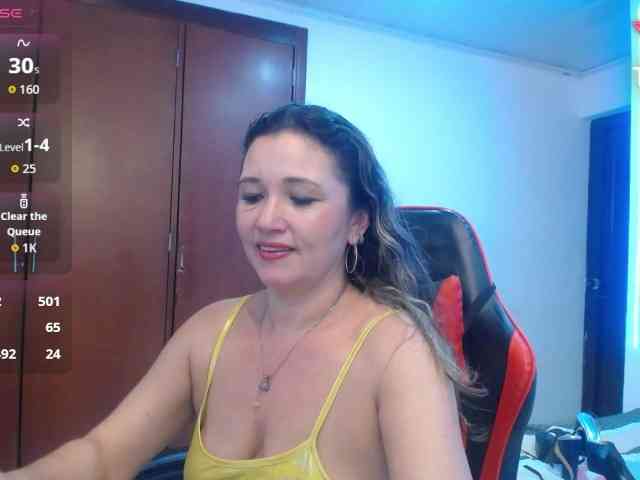 noelia-milf19 webcam