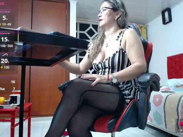 noelia-milf19 webcam