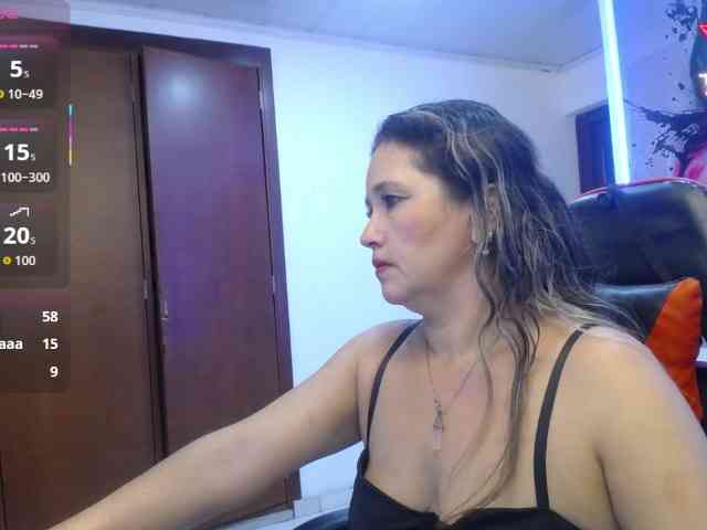 noelia-milf19 webcam