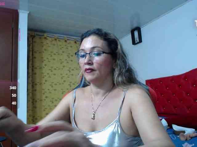 noelia-milf19 webcam
