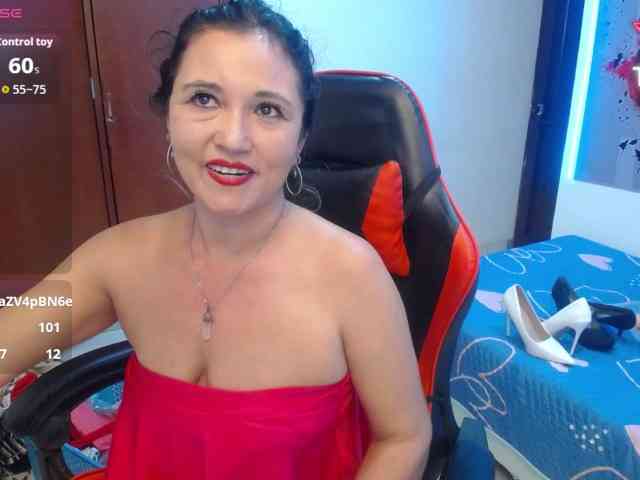 noelia-milf19 webcam