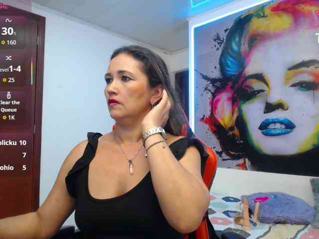 noelia-milf19 webcam
