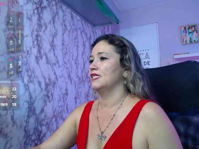 noelia-milf19 webcam