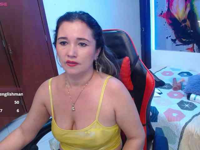 noelia-milf19 webcam