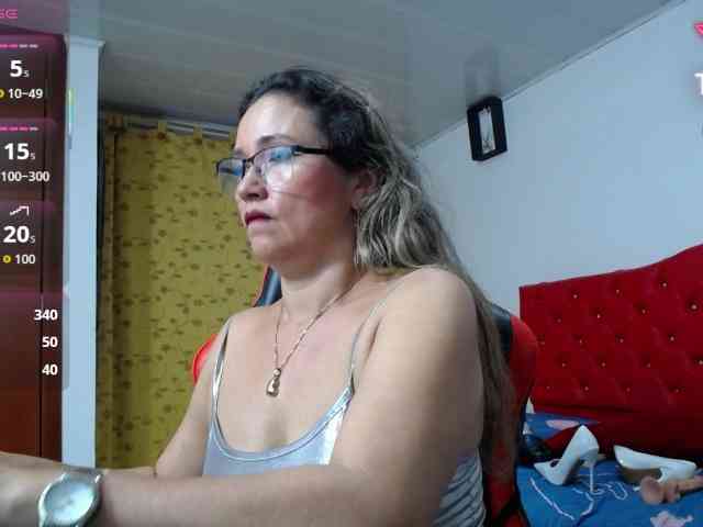 noelia-milf19 webcam