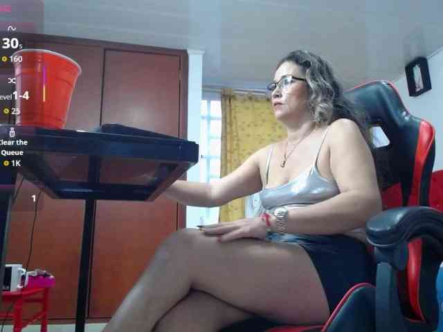 noelia-milf19 webcam
