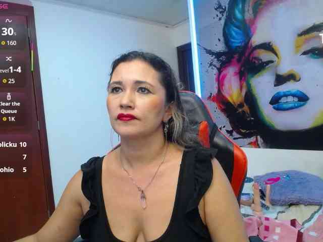 noelia-milf19 webcam