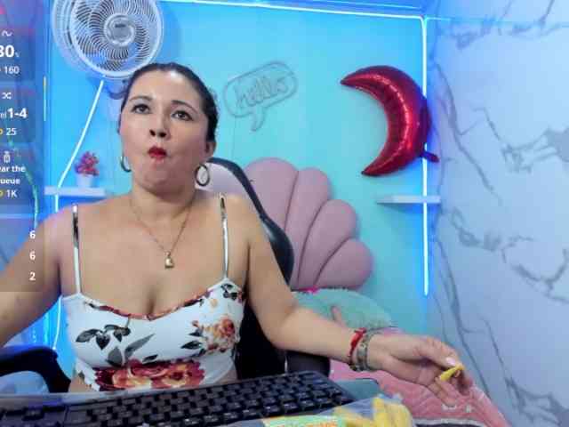 noelia-milf19 webcam