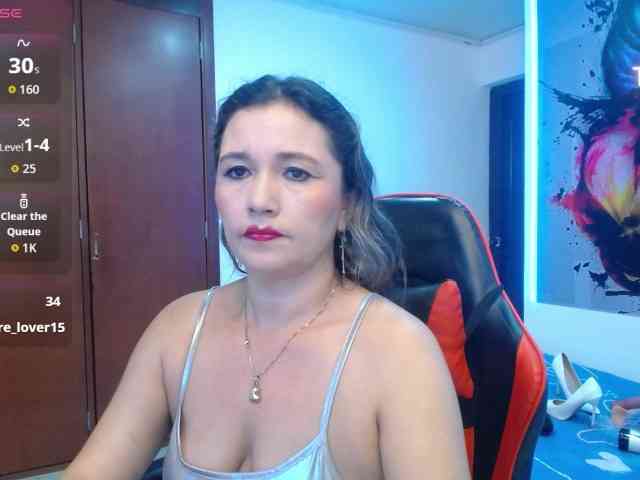 noelia-milf19 webcam