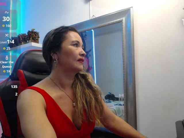 noelia-milf19 webcam