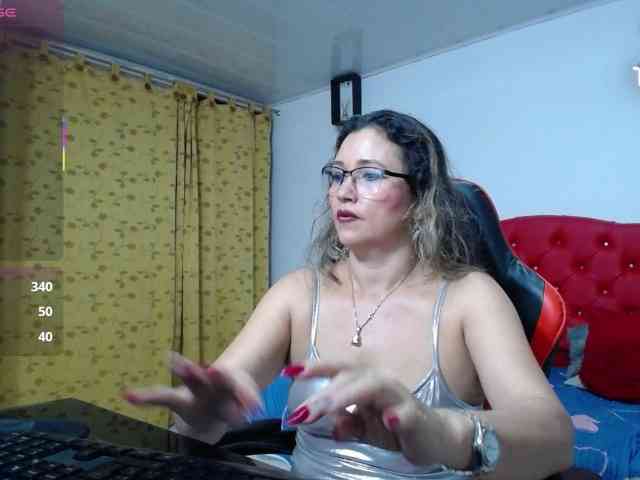 noelia-milf19 webcam