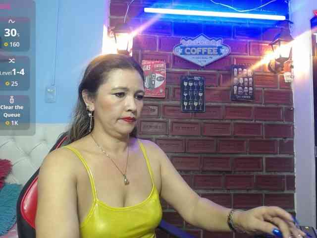 noelia-milf19 webcam