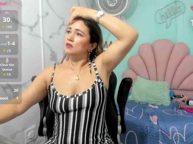 noelia-milf19 webcam