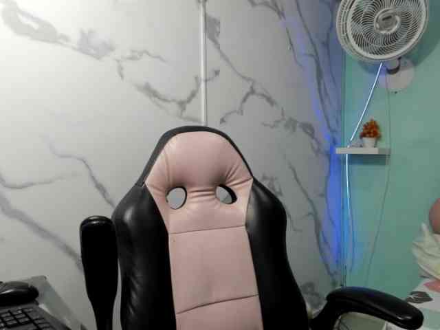 noelia-milf19 webcam