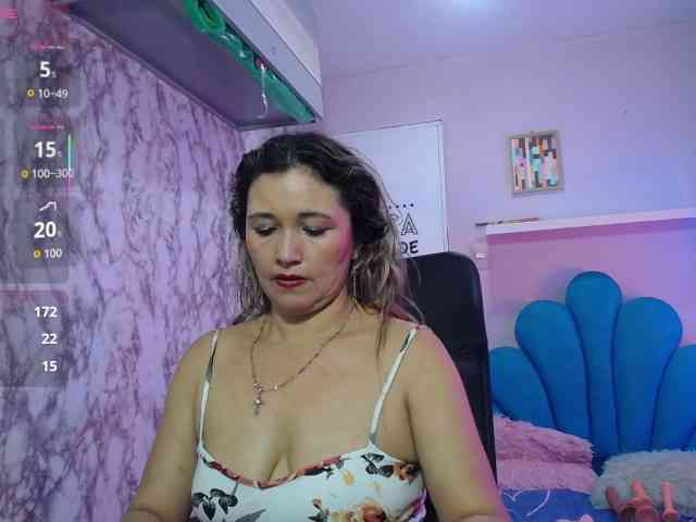 noelia-milf19 webcam