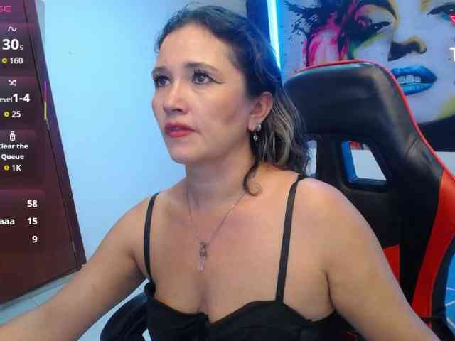 noelia-milf19 webcam