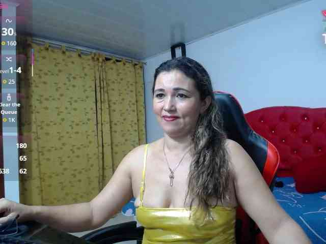 noelia-milf19 webcam
