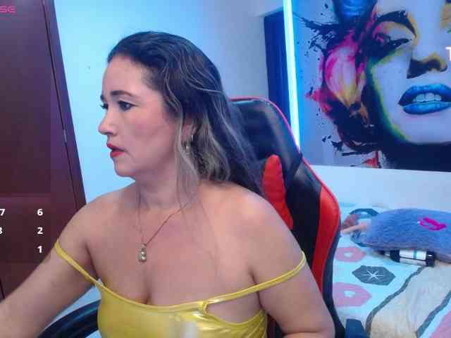 noelia-milf19 webcam