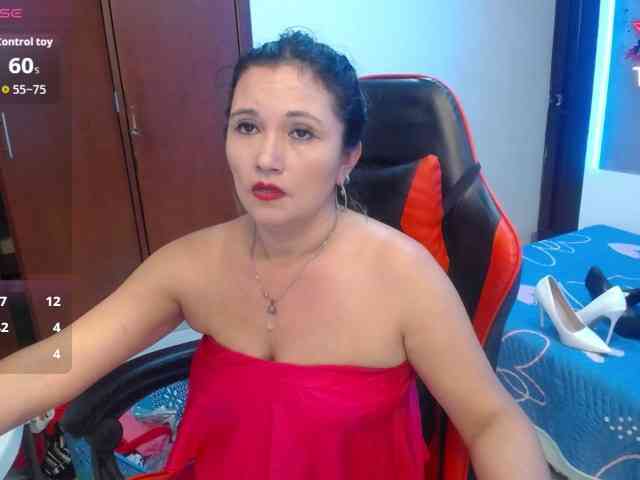 noelia-milf19 webcam