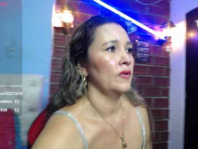 noelia-milf19 webcam