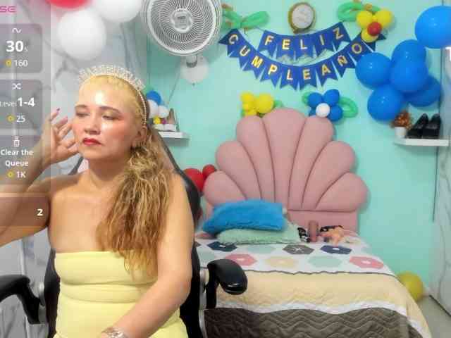 noelia-milf19 webcam