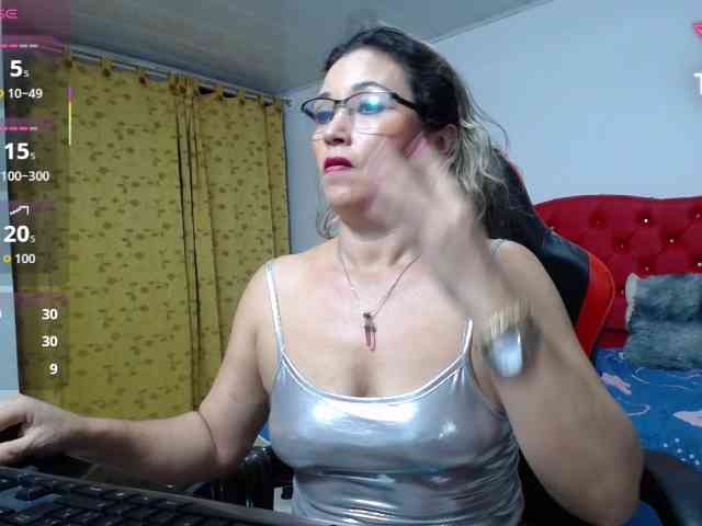 noelia-milf19 webcam