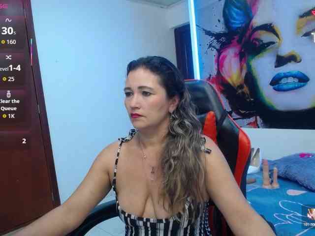 noelia-milf19 webcam