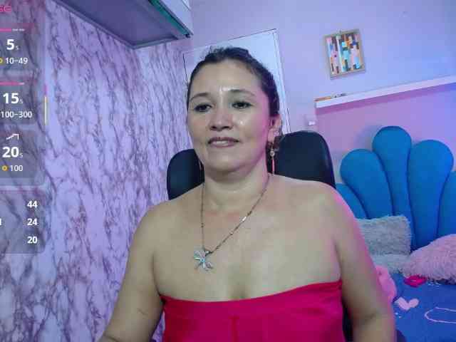 noelia-milf19 webcam
