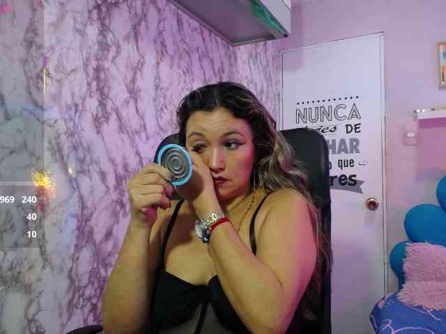 noelia-milf19 webcam