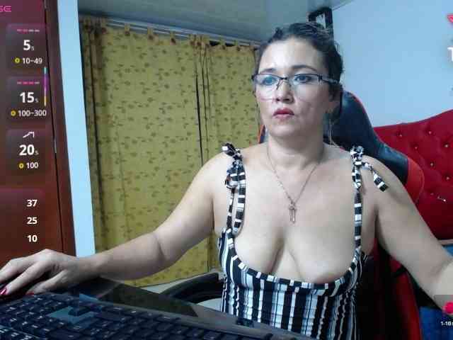 noelia-milf19 webcam