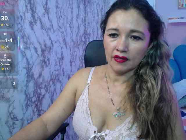 noelia-milf19 webcam