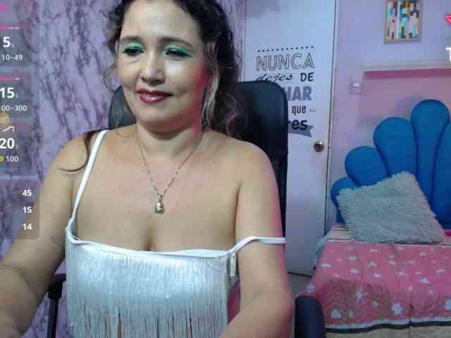 noelia-milf19 webcam