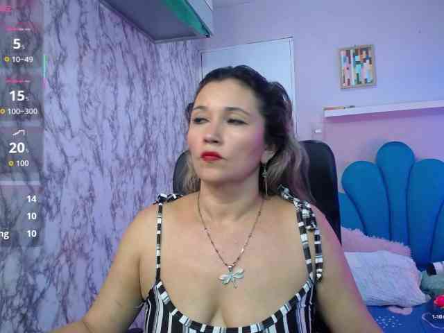 noelia-milf19 webcam