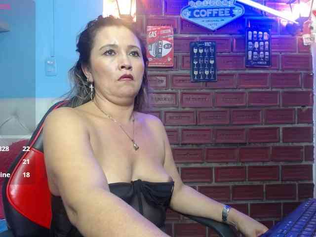 noelia-milf19 webcam