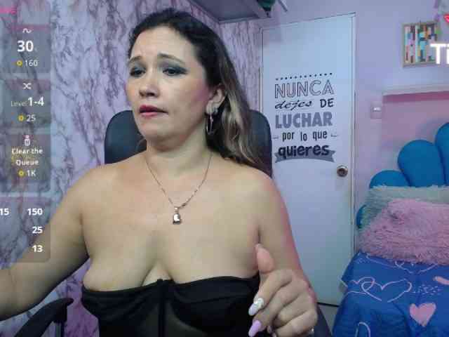 noelia-milf19 webcam