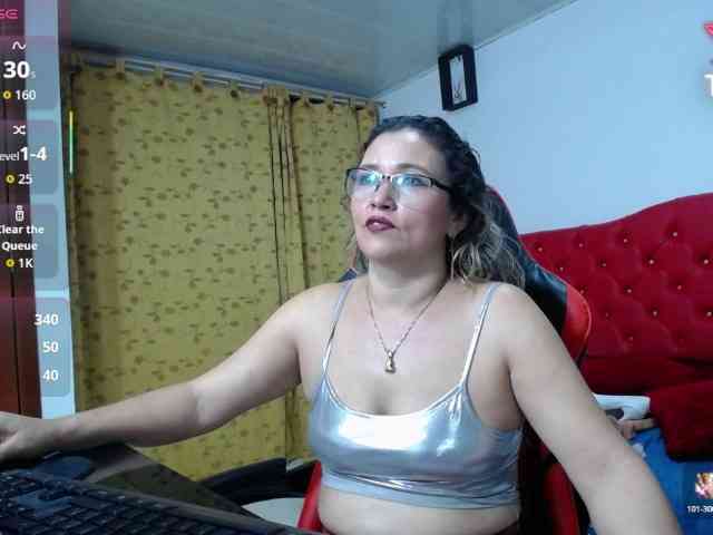 noelia-milf19 webcam