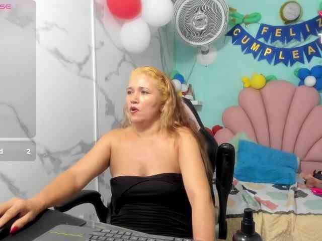 Вебкам-шоу noelia-milf19