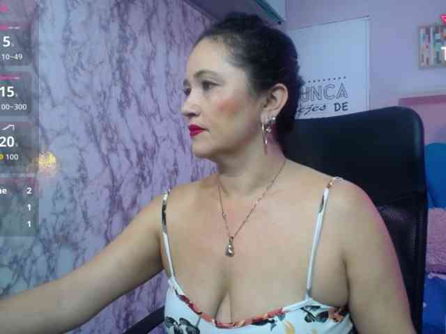 noelia-milf19 webcam