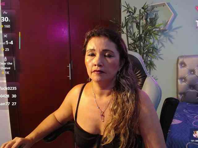 noelia-milf19 webcam