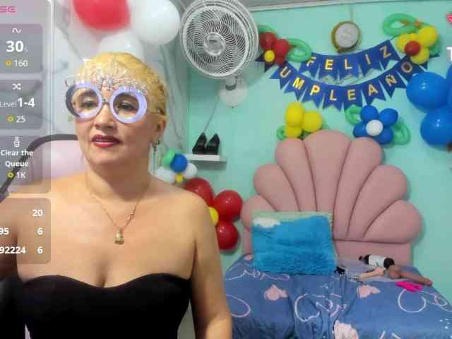 noelia-milf19 webcam