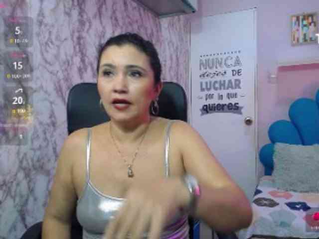 noelia-milf19 webcam