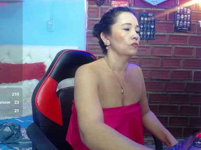 noelia-milf19's live room