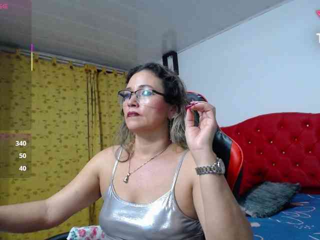 noelia-milf19 webcam