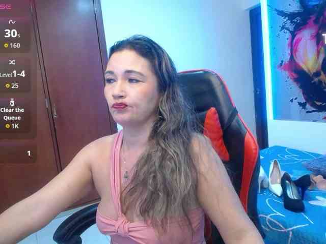 noelia-milf19 webcam