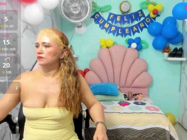 noelia-milf19 webcam